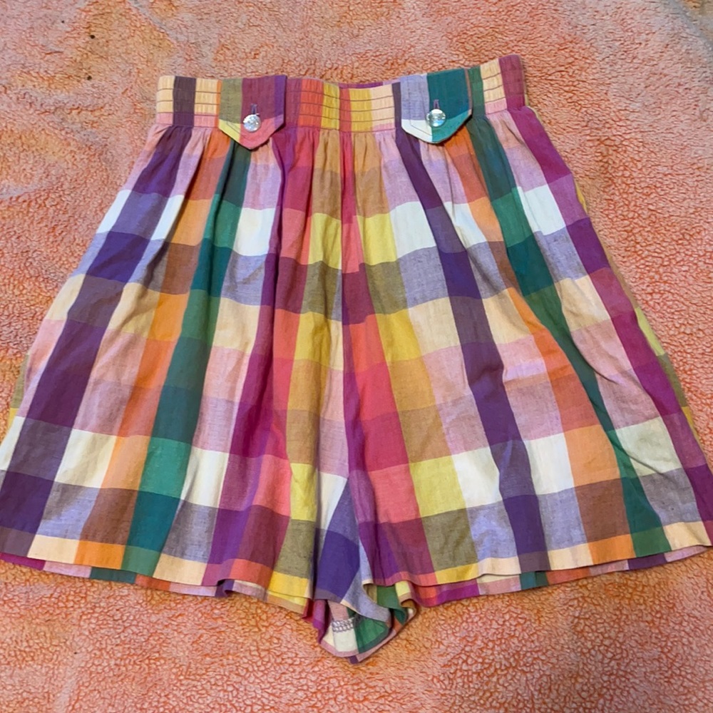 Super cute plaid shorts